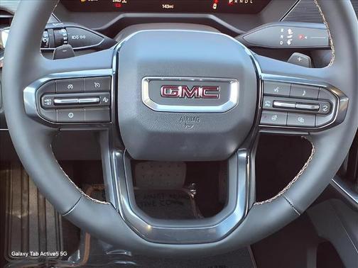 2026 GMC Acadia AWD AT4