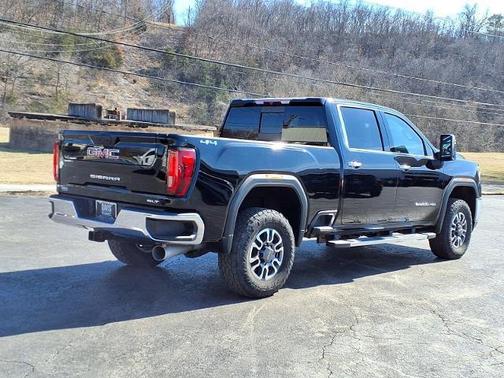 2022 GMC Sierra 2500 SLT