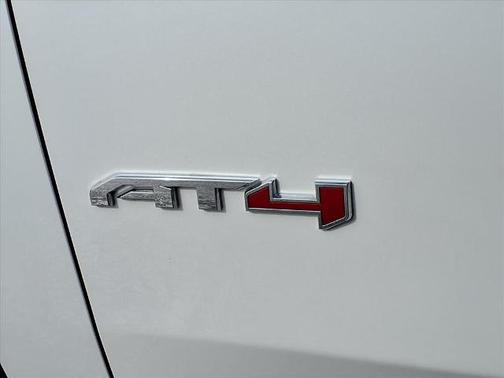 2022 GMC Yukon XL 4WD AT4