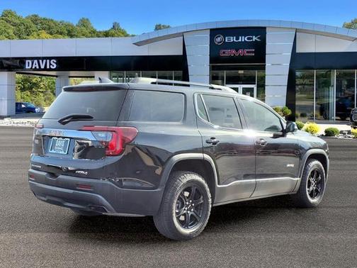 2023 GMC Acadia AWD AT4