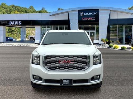 White Frost Tricoat 2018 GMC Yukon Denali