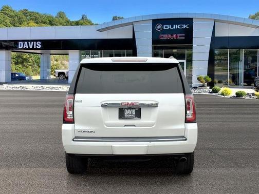 White Frost Tricoat 2018 GMC Yukon Denali