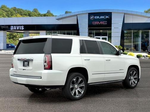 White Frost Tricoat 2018 GMC Yukon Denali