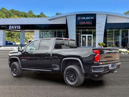 Black 2025 Chevrolet Silverado 2500 4WD Crew Cab Standard Bed ZR2