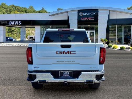 Summit White 2022 GMC Sierra 1500 SLT
