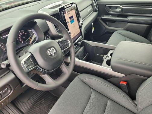 Molten Red Pearlcoat 2026 RAM 1500 Big Horn/Lone Star