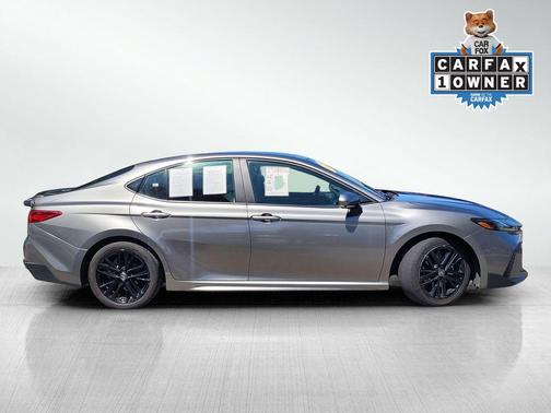 Metal 2025 Toyota Camry SE