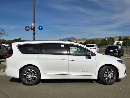 2026 Chrysler Pacifica Pinnacle