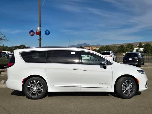2026 Chrysler Pacifica Pinnacle