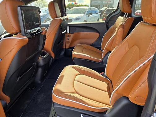 2026 Chrysler Pacifica Pinnacle