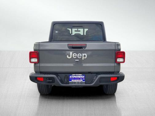 Sting Gray Clearcoat 2023 Jeep Gladiator Overland
