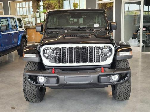 Black Clearcoat 2026 Jeep Wrangler Rubicon