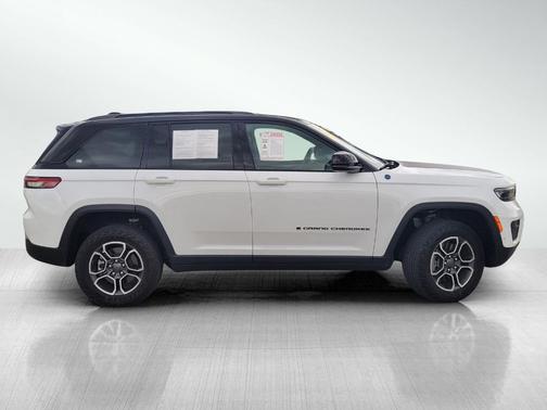 Bright White Clearcoat 2022 Jeep Grand Cherokee 4xe Trailhawk