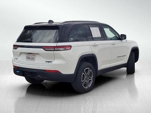 Bright White Clearcoat 2022 Jeep Grand Cherokee 4xe Trailhawk