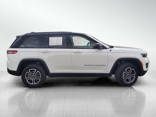 Bright White Clearcoat 2022 Jeep Grand Cherokee 4xe Trailhawk