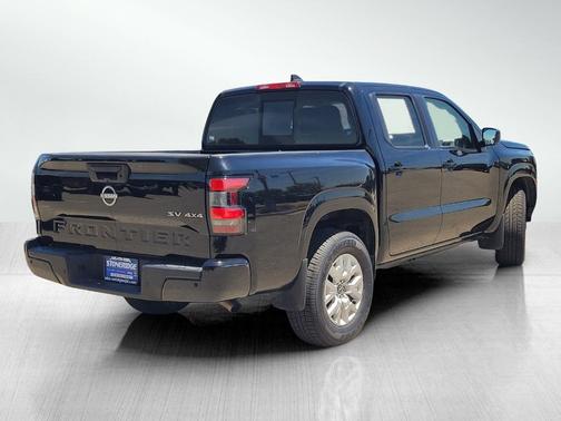 Black 2022 Nissan Frontier SV