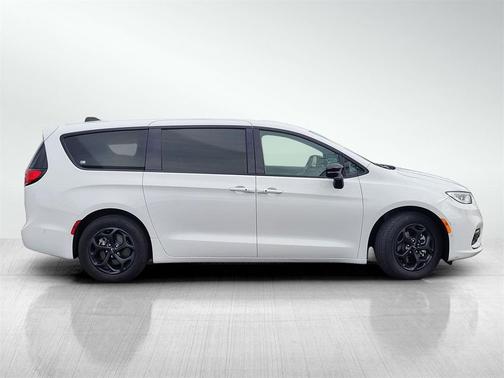 2024 Chrysler Pacifica Hybrid Select