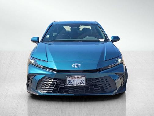 Ocean 2025 Toyota Camry SE