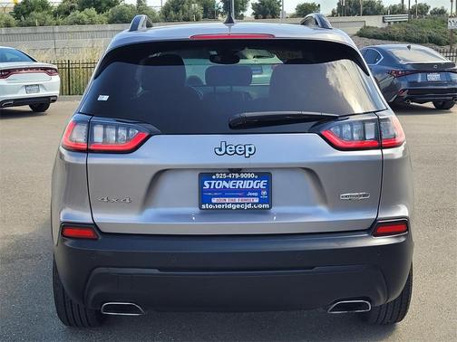 2022 Jeep Cherokee Latitude Lux