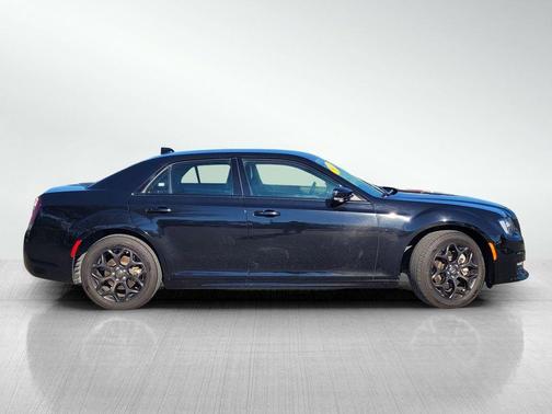 2022 Chrysler 300 Touring L