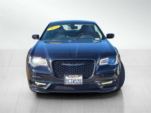 2022 Chrysler 300 Touring L