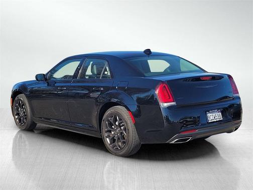 2022 Chrysler 300 Touring L