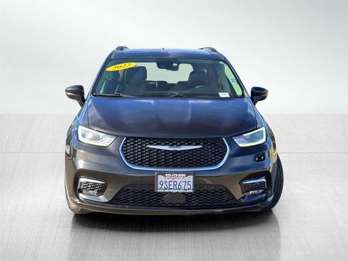 2022 Chrysler Pacifica Touring-L