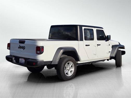 2023 Jeep Gladiator Sport