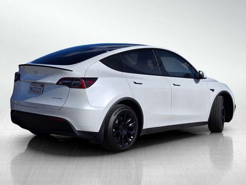 White 2021 Tesla Model Y Long Range
