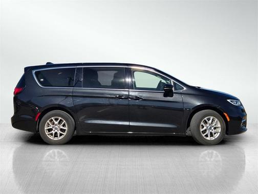 2024 Chrysler Pacifica Touring-L