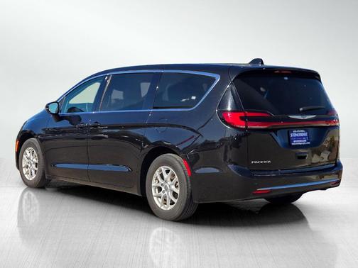 2024 Chrysler Pacifica Touring-L