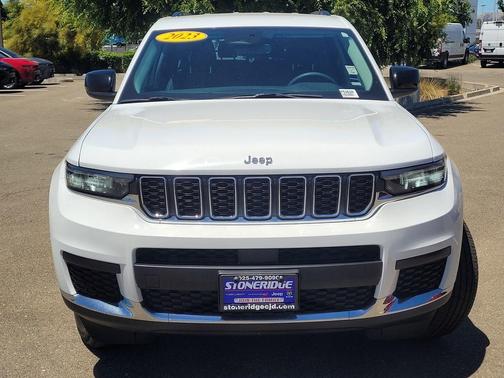 2023 Jeep Grand Cherokee L Laredo