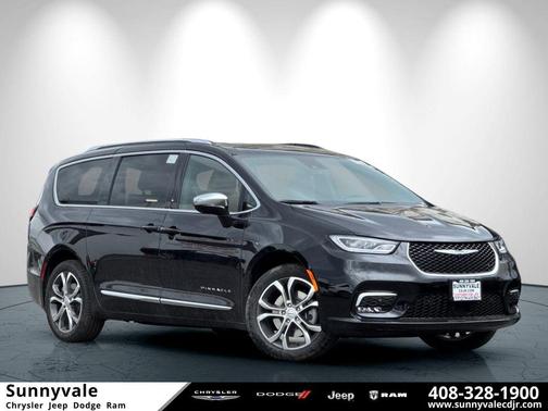 Diamond Black 2026 Chrysler Pacifica Pinnacle