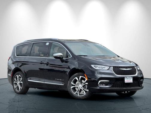 Diamond Black 2026 Chrysler Pacifica Pinnacle