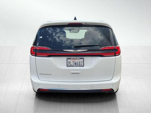 Bright White Clearcoat 2025 Chrysler Pacifica Select