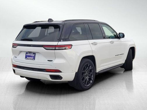 2024 Jeep Grand Cherokee Summit