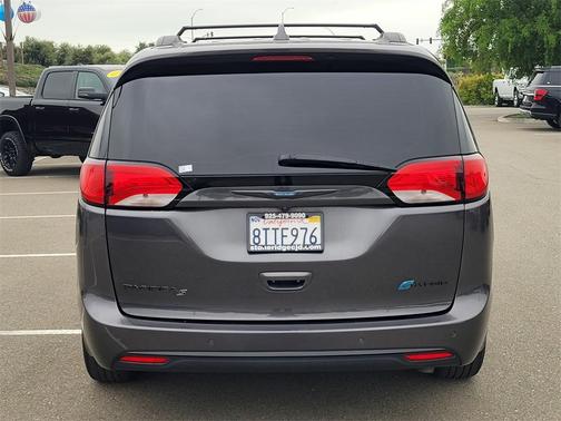 2020 Chrysler Pacifica Hybrid Limited