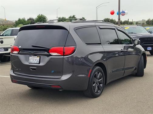 2020 Chrysler Pacifica Hybrid Limited