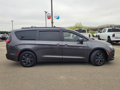 2020 Chrysler Pacifica Hybrid Limited