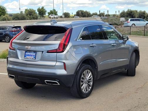 2024 Cadillac XT4 Premium Luxury