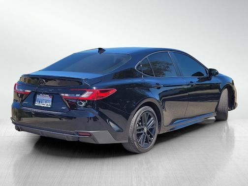 Metal 2025 Toyota Camry SE