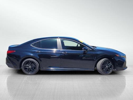 Metal 2025 Toyota Camry SE