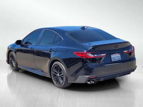 Metal 2025 Toyota Camry SE