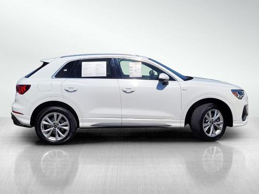 2023 Audi Q3 45 S line Premium