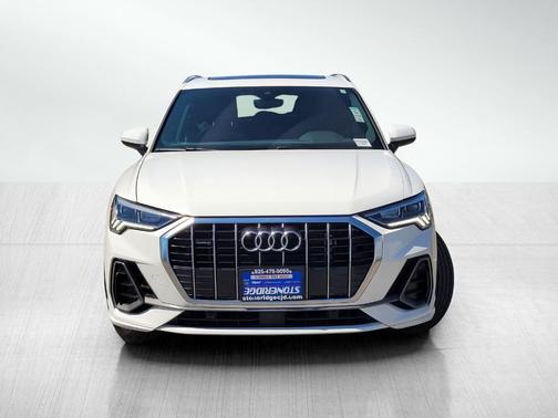 2023 Audi Q3 45 S line Premium