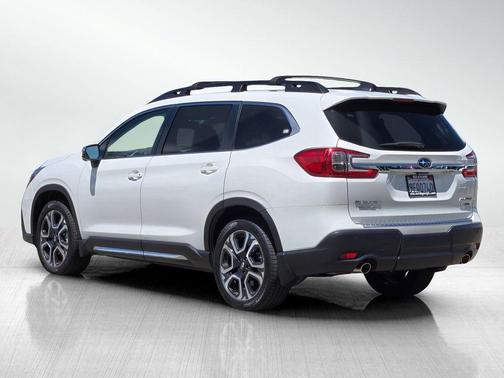 Crystal White Pearl 2023 Subaru Ascent Limited 7-Passenger
