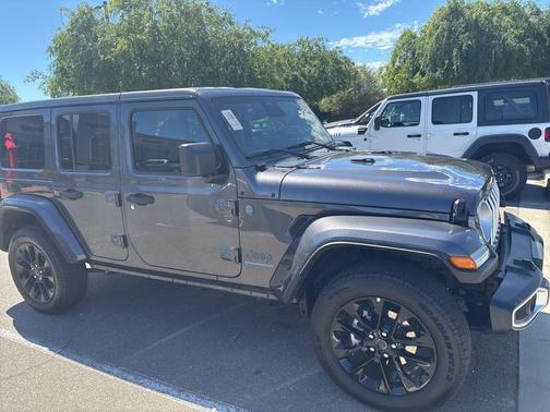Granite Crystal Clearcoat Metallic 2025 Jeep Wrangler 4xe Sahara