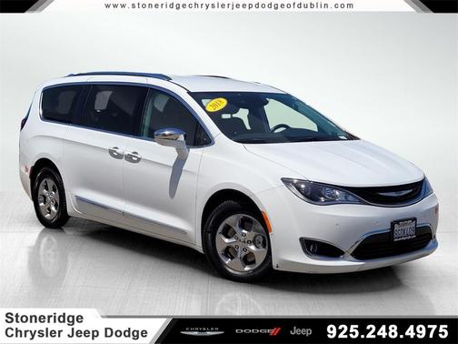 2018 Chrysler Pacifica Hybrid Limited