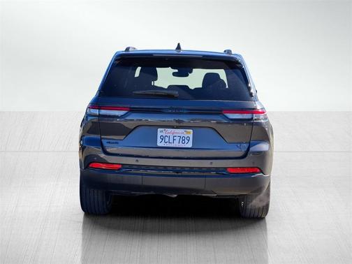 2022 Jeep Grand Cherokee Altitude