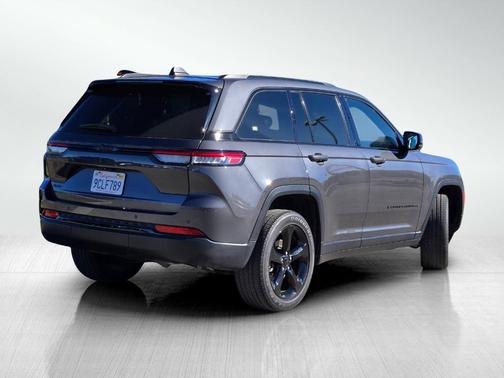 2022 Jeep Grand Cherokee Altitude